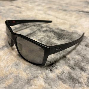 Oakley Men’s Mainlink Matte Black/Prizm Black Polarized 57mm